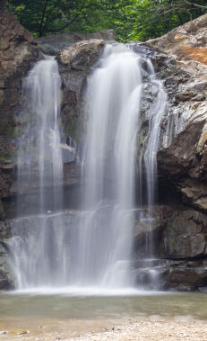 Hiking along the Amirvar – Mahrasa trail