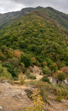 Hiking along the Mahrasa Temple – Amirvar trail