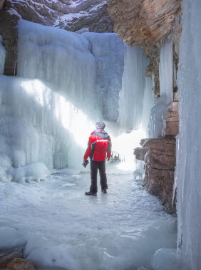 Gurgur Waterfall dazzles in all four seasons