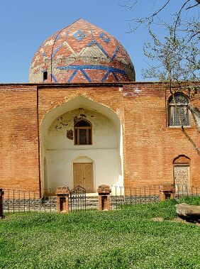 Гармоничная архитектура  мавзолея Шейха Джунейда