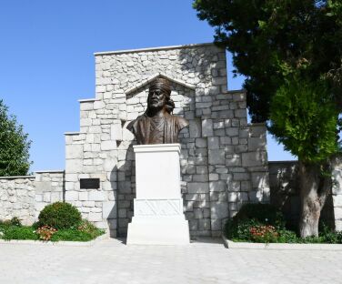 Vagif Museum and Mausoleum Complex