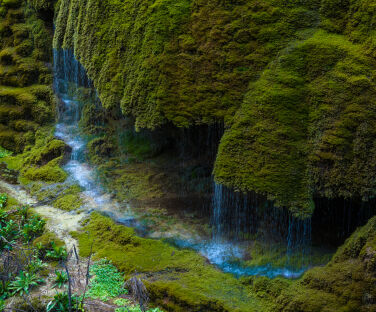 Shir-Shir Waterfall